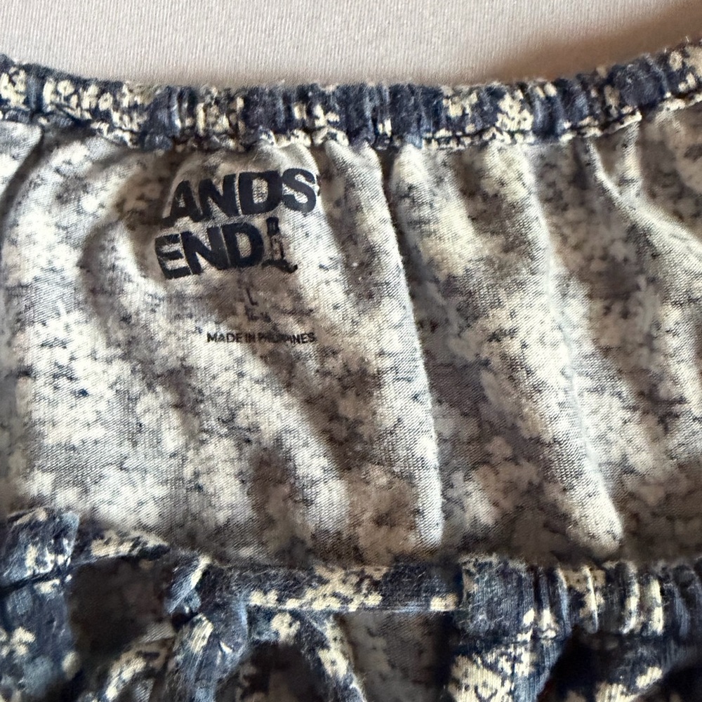 Lands'‎ End Navy Floral Blouse - Picture 2 of 6